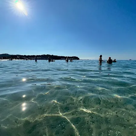 Cosy, Piscine, Clim, Parking Prive - Proche - Arrivee Autonome - Lit Queen Size La Seyne-sur-Mer